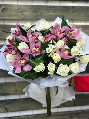 Букет цветов из: Розы и Хризантемы в Копейске