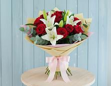 Букет цветов из:  Лилии и Розы в Копейске