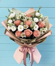 Букет цветов из:  Розы, Альстромерии и Лизиантусы в Копейске