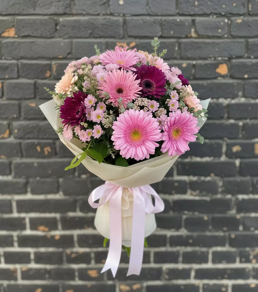 Букет цветов из: Герберы и Хризантемы в Копейске