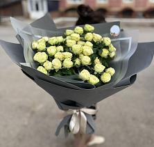 Букет Белые кустовые розы Солинеро в Копейске