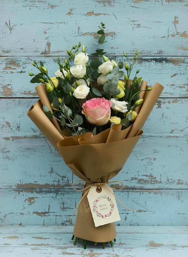 Букет цветов из: Розы и Лизиантусы в Копейске