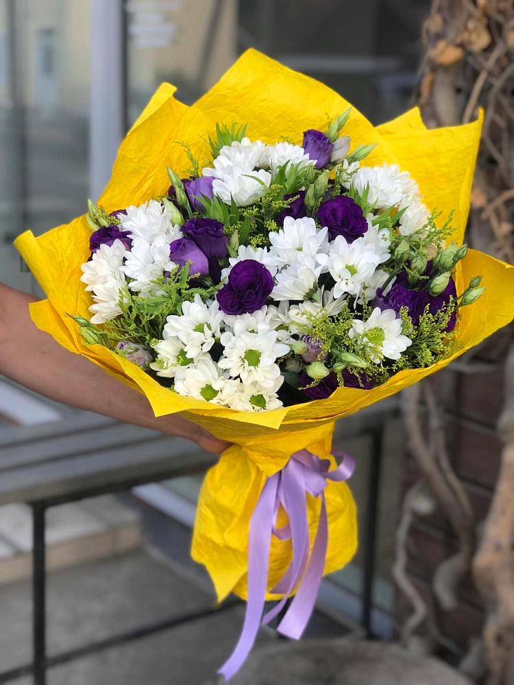 Букет цветов из: Ирисы, Хризантемы и Ромашки в Копейске
