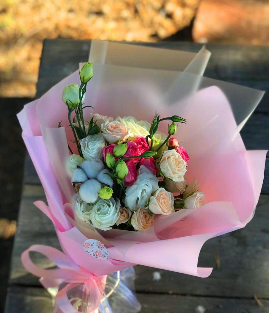 Букет цветов из: Розы и Лизиантусы в Копейске