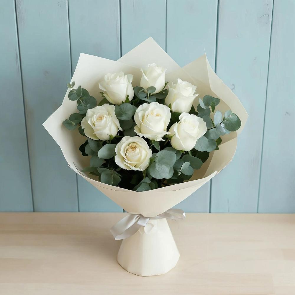 Букет Белые розы в Эвкалипте в Копейске