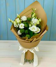 Букет цветов из:  Хризантемы и Лизиантусы в Копейске