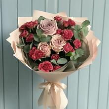 Букет цветов из:  Гвоздики и Розы в Копейске