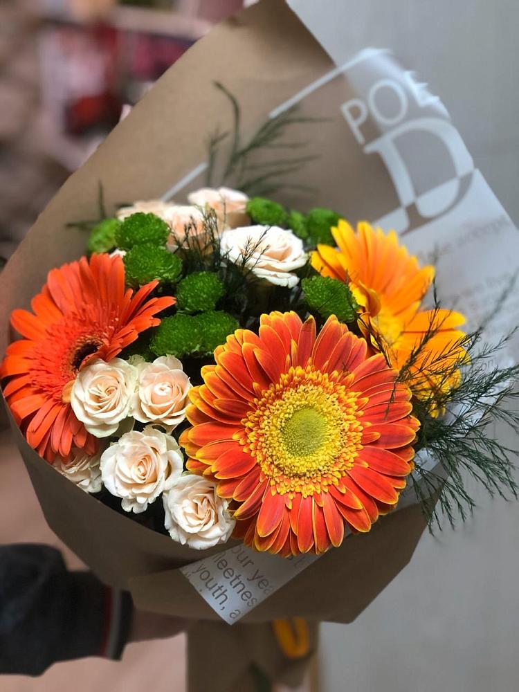 Букет цветов из: Герберы, Хризантемы и Розы в Копейске