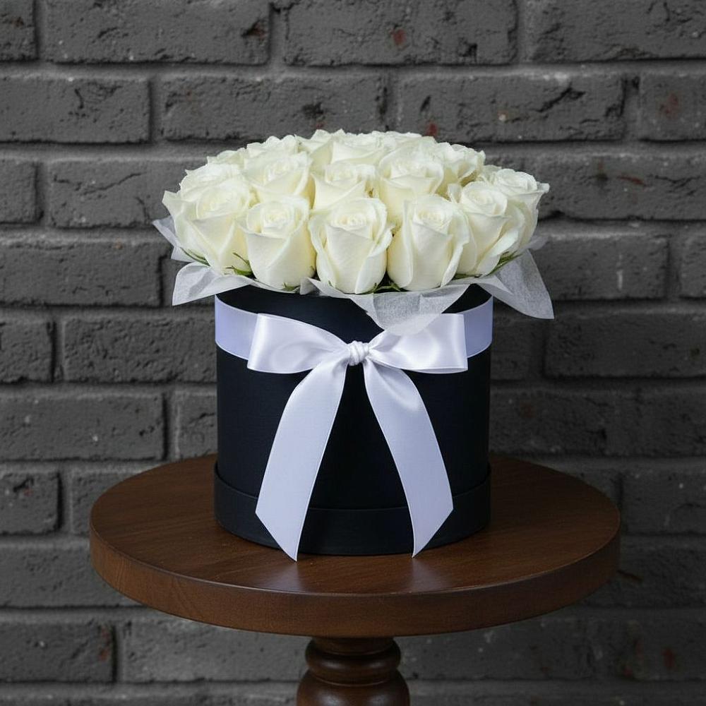 Цветочная композиция из Розы в шляпной коробке в Копейске