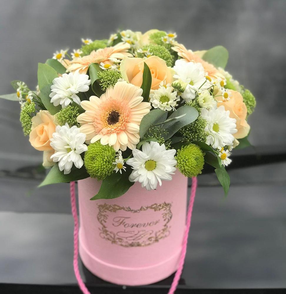 Цветочная композиция из Розы, Герберы и Хризантемы в шляпной коробке в Копейске