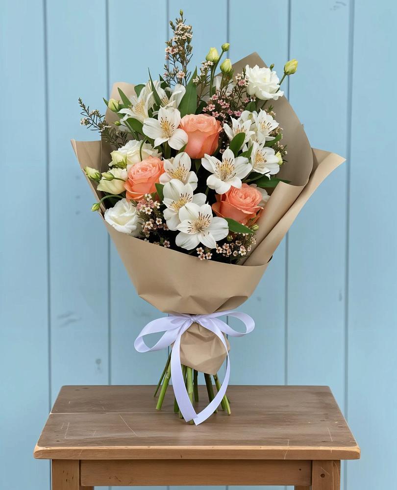 Букет цветов из: Альстромерии, Лизиантусы, Розы и Хризантемы в Копейске